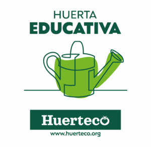 Aprender cultivando, enseñar sembrando. La huerta educativa de Huerteco transforma patios escolares en aulas vivas, donde el conocimiento brota entre hortalizas y juegos. Aquí encontrarás proyectos que conectan a niñas, niños y jóvenes con la tierra, fomentando la soberanía alimentaria, el trabajo en equipo y el respeto por el medio ambiente.